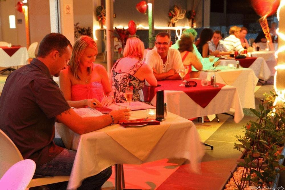 Ramada By Wyndham Hervey Bay Zewnętrze zdjęcie A restaurant in Croatia