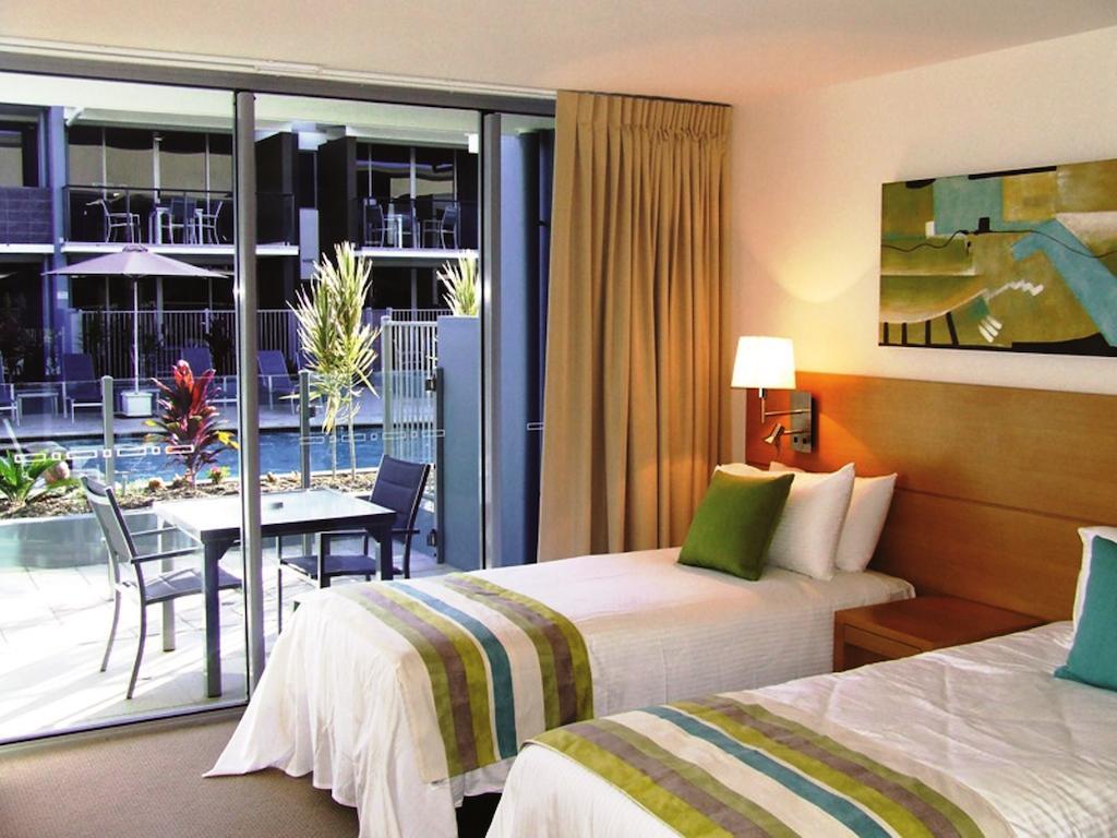Ramada By Wyndham Hervey Bay Zewnętrze zdjęcie A room at the Mantra Crown Towers