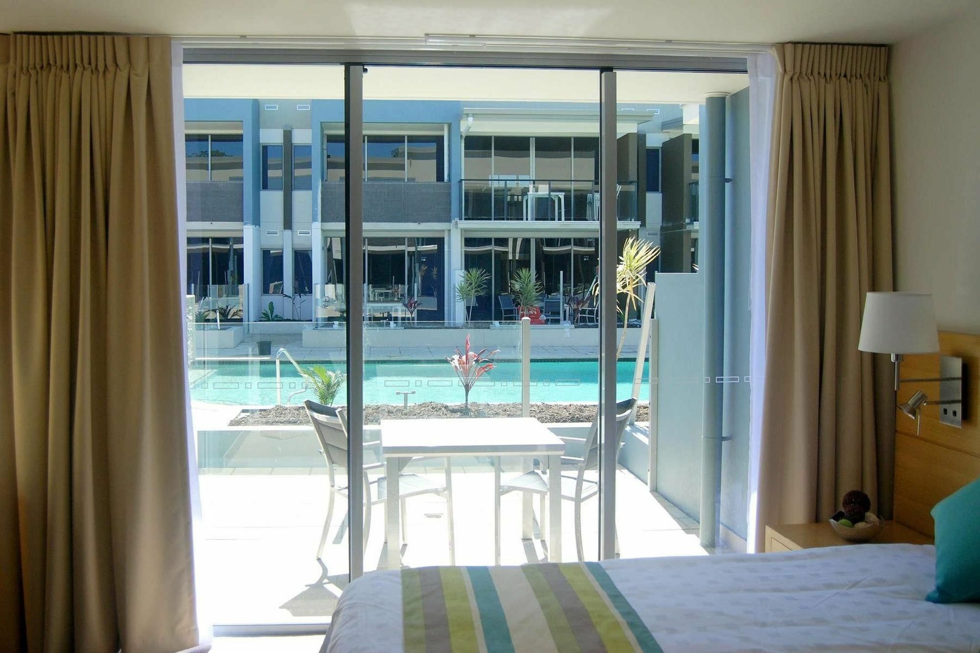Ramada By Wyndham Hervey Bay Pokój zdjęcie A room at the hotel